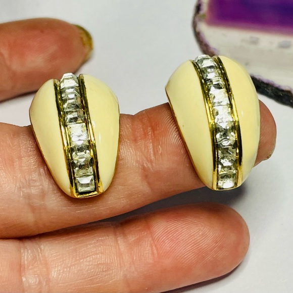 Vtg/Retro Cream enamel/CZ gold tone designer stamped post earrings 1x1/2” - Picture 5 of 7